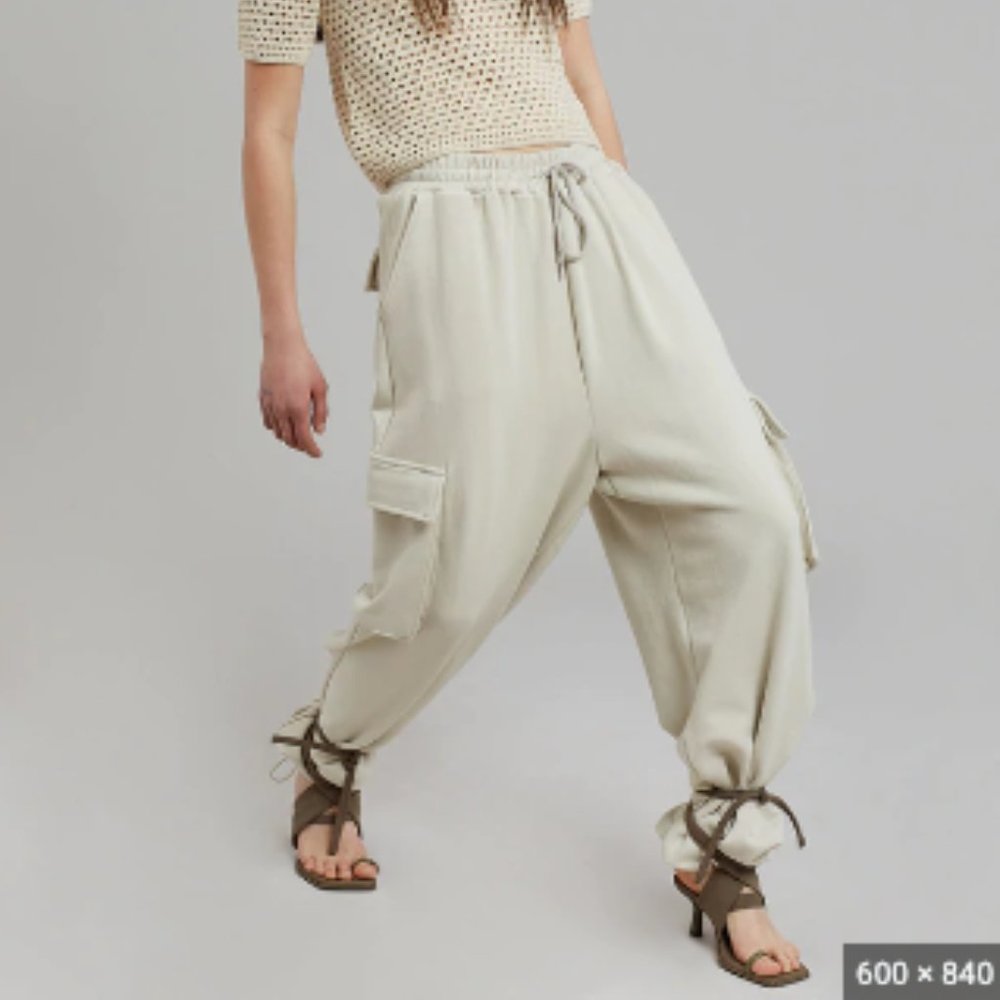 The Frankie Shop CHAVA CARGO JOGGERS - BIRCH